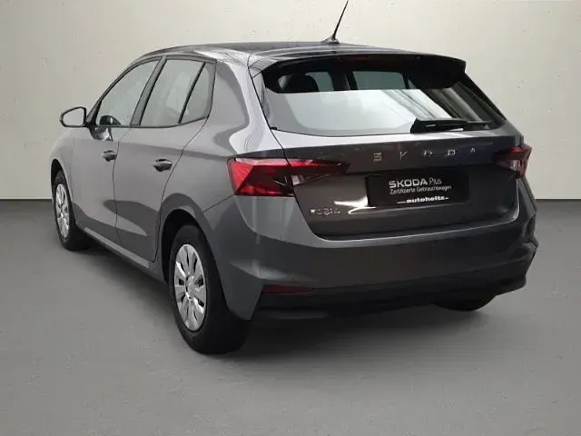 Neu Skoda Fabia Essence 95 PS (69 kW) 2025 Graphite grau metallic Limousine