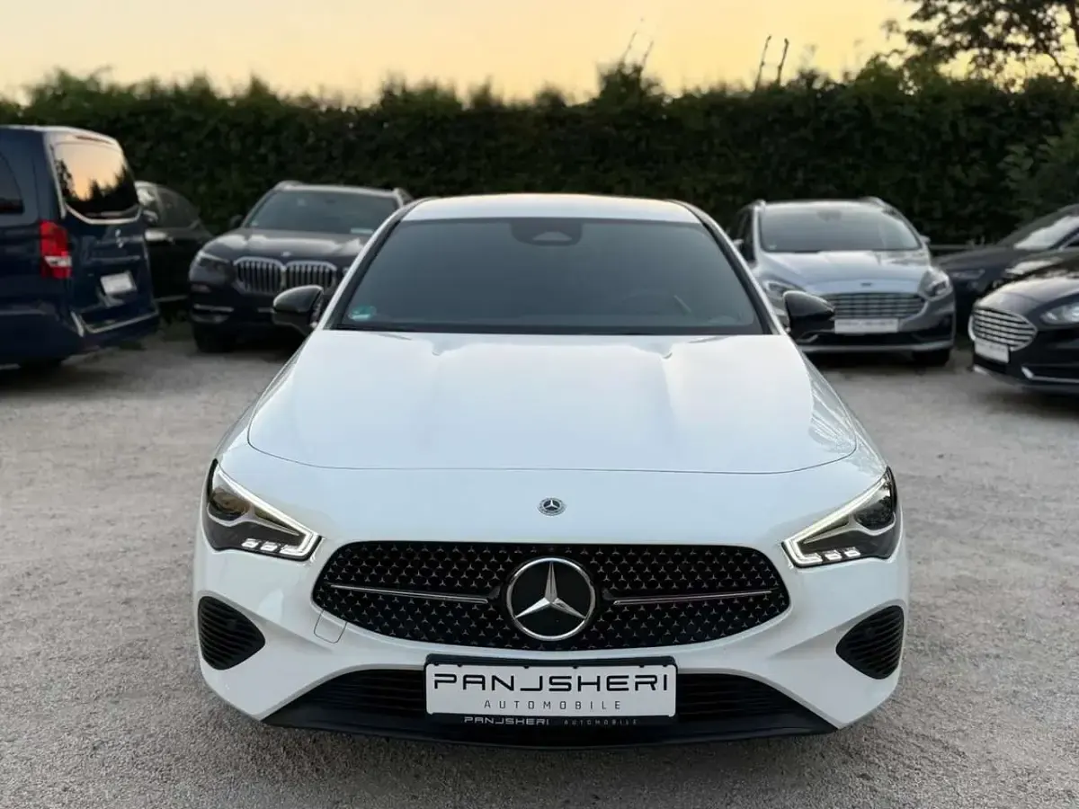 Gebraucht Mercedes CLA200 Progressive 150 PS (110 kW) 2024 Weiß Coupé