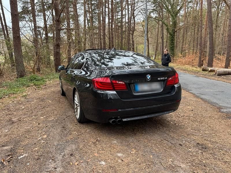 Usata BMW 530 258 CV (189 kW) 2010 Nero Berlina