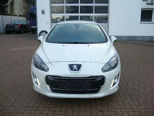 Gebraucht Peugeot 308 CC Platinum 156 PS (114 kW) 2012 Weiß Cabrio