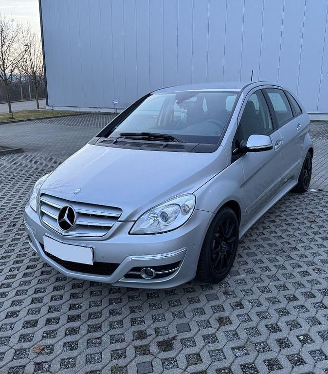 Silber Gebraucht 2009 Mercedes B170 Sport Van / Kleinbus | 5.500 € (Fairer Preis) - Bild 1/4