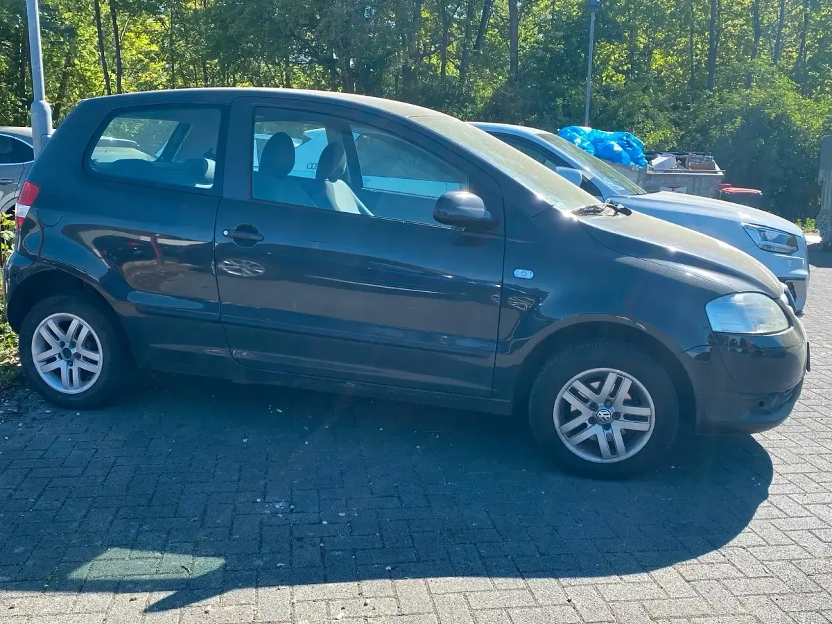 Gebraucht VW Fox 75 PS (55 kW) 2007 Grau Kleinwagen