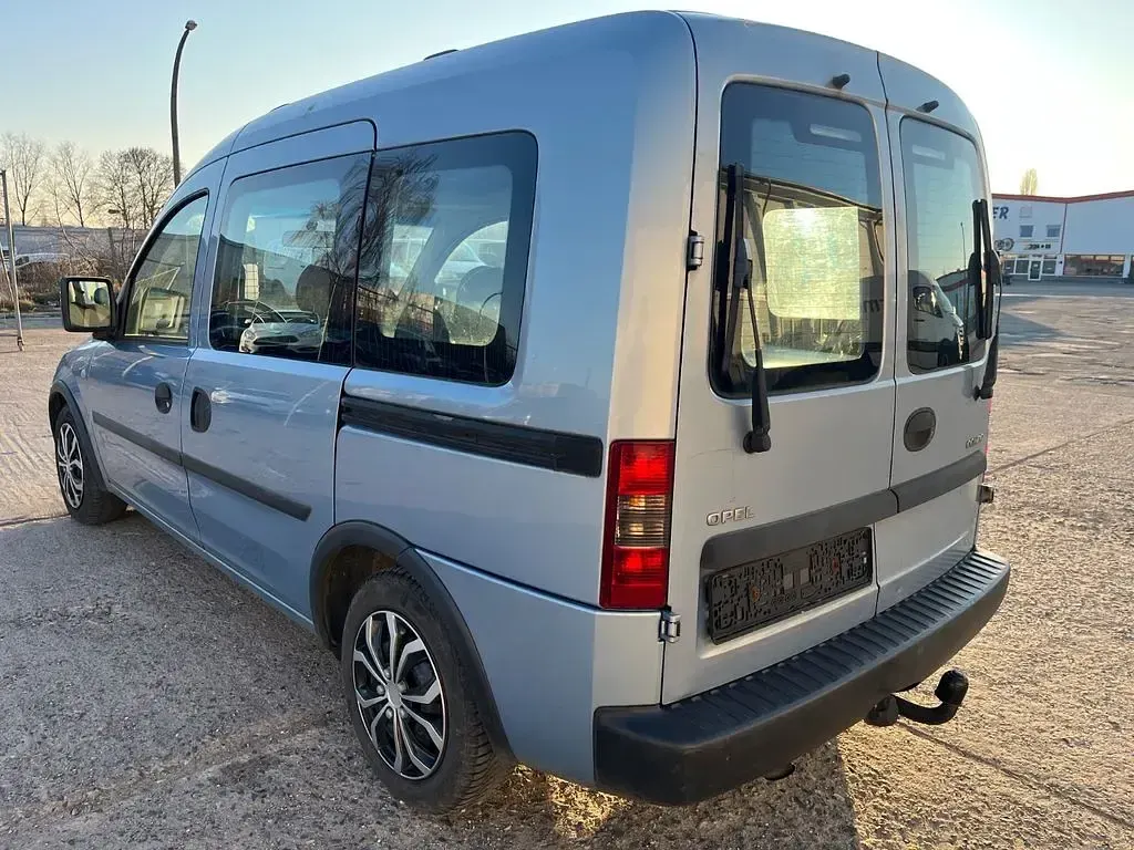 Używany Opel Combo 69 KM (50 kW) 2005 Niebieski Minivan