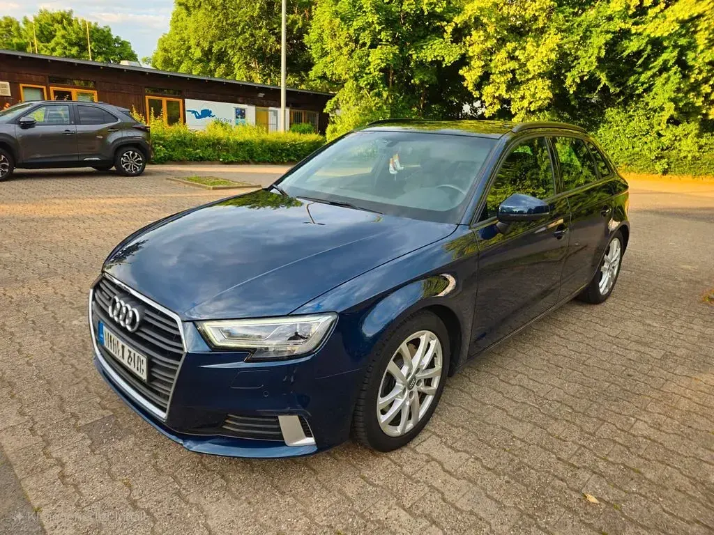 Używany Audi A3 S-Line 190 KM (139 kW) 2017 Niebieski Sedan/Limuzyna