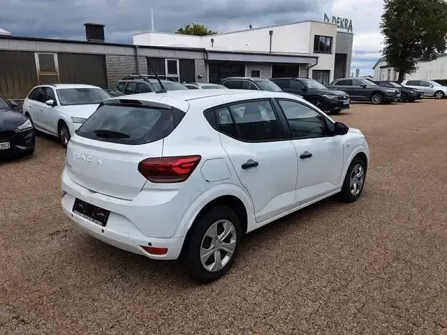 Gebraucht Dacia Sandero Essentiel 67 PS (49 kW) 2025 Weiß Limousine