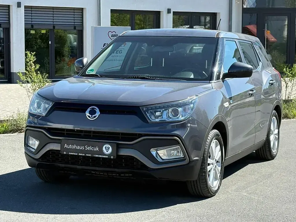 Gebraucht SsangYong XLV 116 PS (85 kW) 2017 Blau SUV