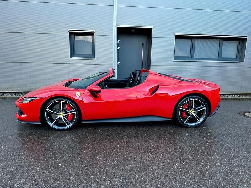 Neu Ferrari 296 829 PS (609 kW) 2025 Rot Cabrio