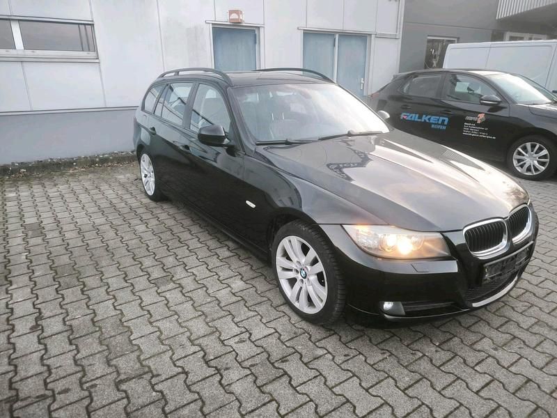 Gebraucht BMW 320 170 PS (125 kW) 2009 Schwarz Kombi