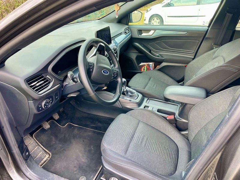 Gebraucht Ford Focus Active X 150 PS (110 kW) 2022 Grau Kombi