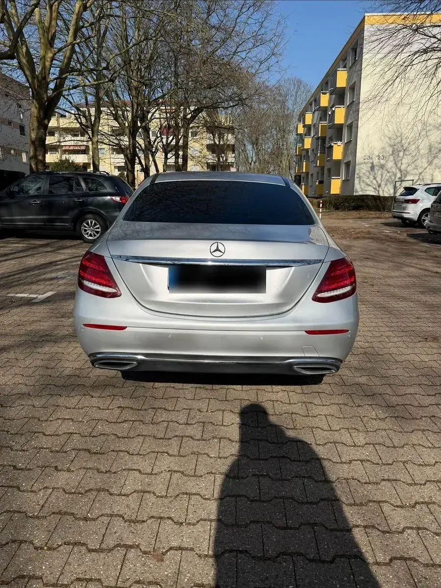 Gebraucht Mercedes E200 150 PS (110 kW) 2018 Silber Limousine