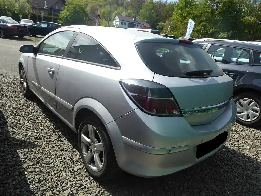 Gebraucht Opel Astra GTC Catch Me 120 PS (88 kW) 2007 Silber Limousine
