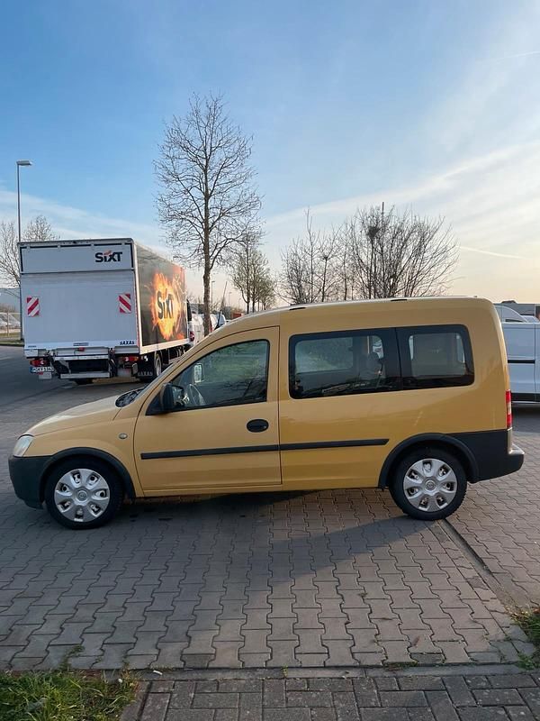 Gebraucht Opel Combo 101 PS (74 kW) 2004 Gelb Van / Kleinbus