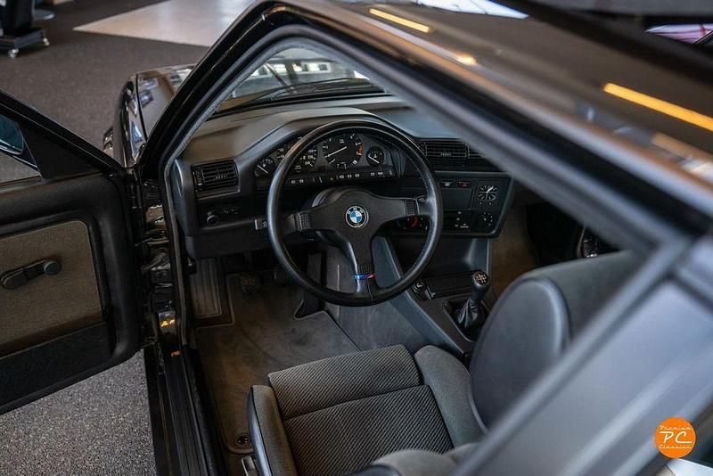 Gebraucht BMW 325 170 PS (125 kW) 1989 Schwarz