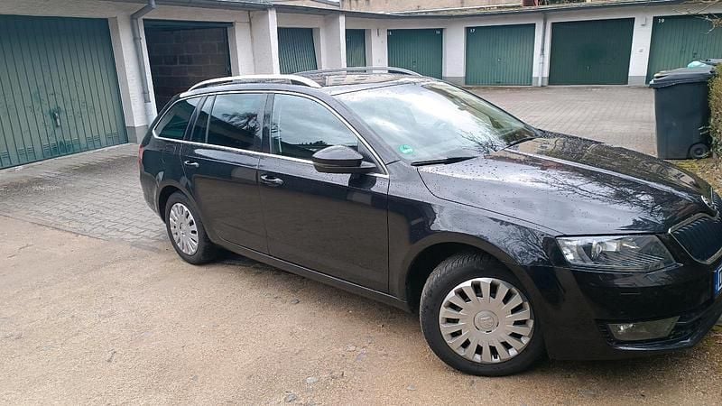 Gebraucht Skoda Octavia Elegance 140 PS (102 kW) 2015 Schwarz Kleinwagen