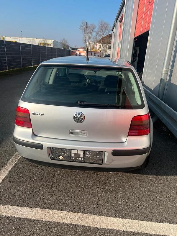 Gebraucht VW Golf IV 75 PS (55 kW) 2002 Silber Kleinwagen