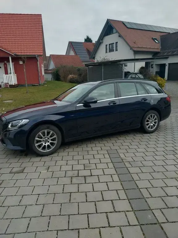 Gebraucht Mercedes C200 150 PS (110 kW) 2018 Blau Limousine