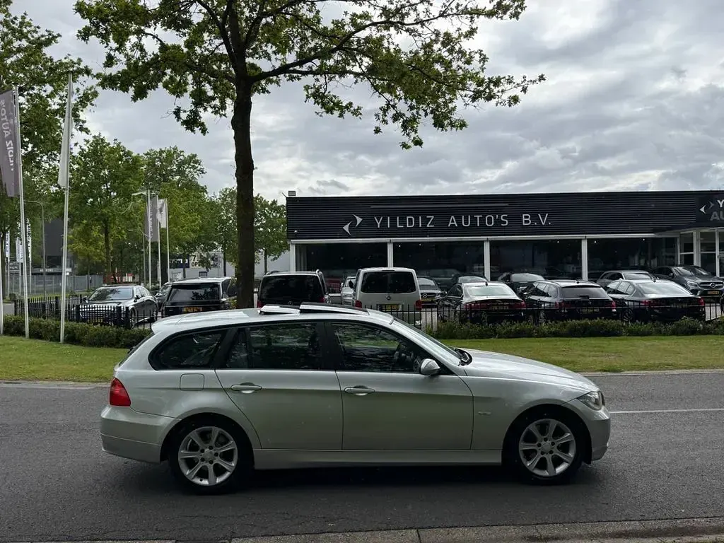 Brugt BMW 320 177 HK (130 kW) 2007 Sølv Sedan