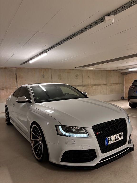 Grau Gebraucht 2011 Audi RS5 Sport Coupé | 34.999 € (Fairer Preis) - Bild 1/4
