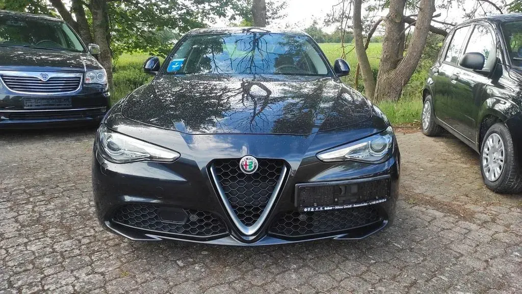 Gebraucht Alfa Romeo Giulia Super 179 PS (131 kW) 2016 Schwarz Limousine