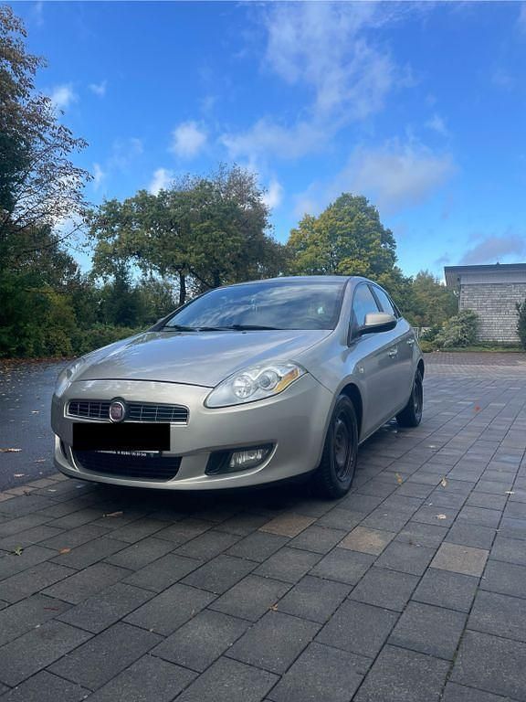 Grau Gebraucht 2009 Fiat Bravo Active Kleinwagen | 2.990 € (Fairer Preis) - Bild 1/4