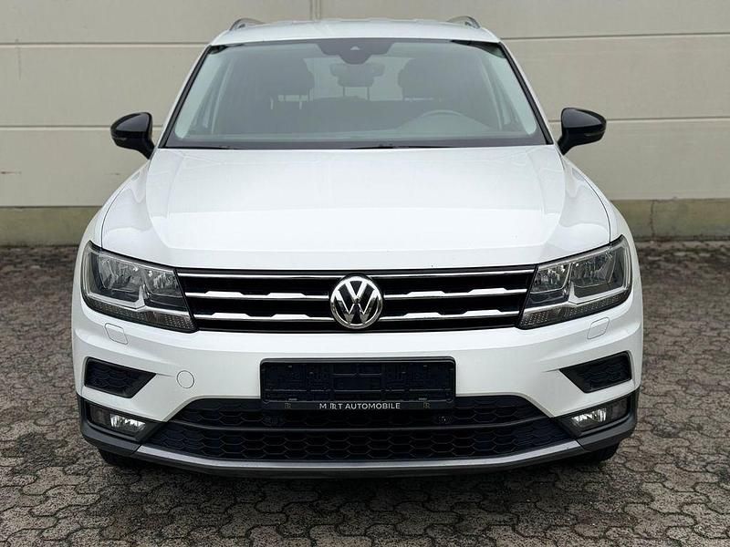 Weiß Gebraucht 2019 VW Tiguan Allspace IQ Drive SUV | 15.900 € - Bild 1/4