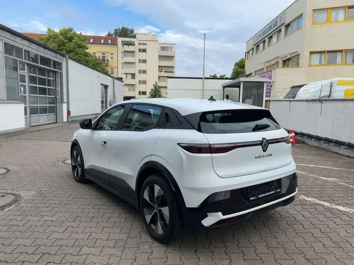 Gebraucht Renault Megane E-Tech Equilibre 96 kW (131 PS) 2022 Gletscherweiss Kleinwagen