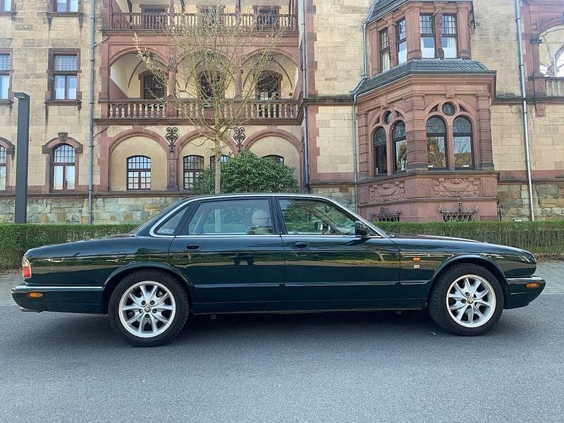 Gebraucht Jaguar XJ8 237 PS (174 kW) 1998 Grün Limousine