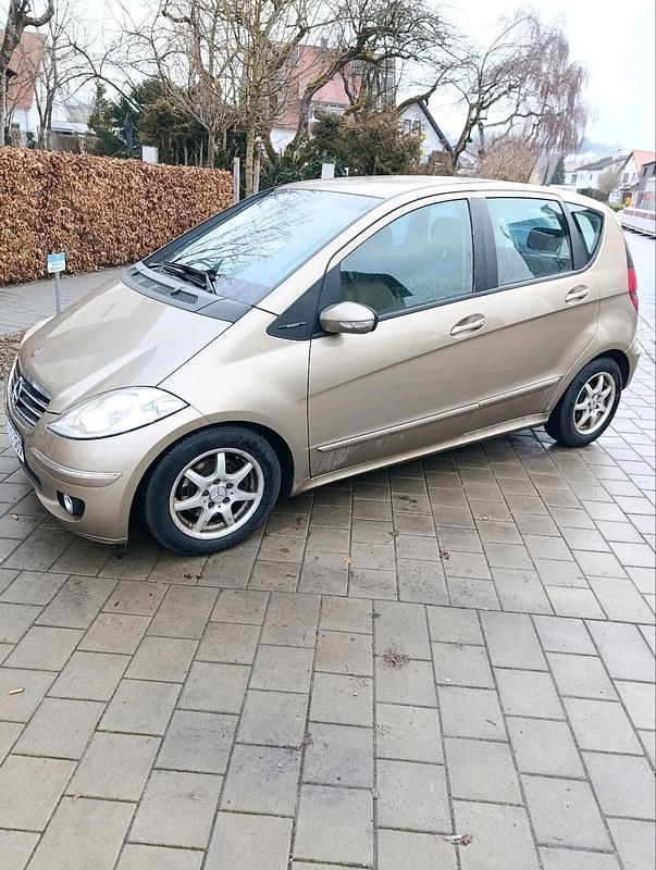 Gebraucht Mercedes A180 Avantgarde 109 PS (80 kW) 2005 Gold Limousine