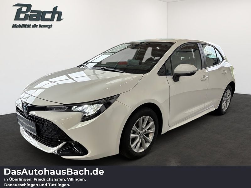 Weiß Gebraucht 2024 Toyota Corolla Business Edition Kleinwagen | 25.480 € (Fairer Preis) - Bild 1/4