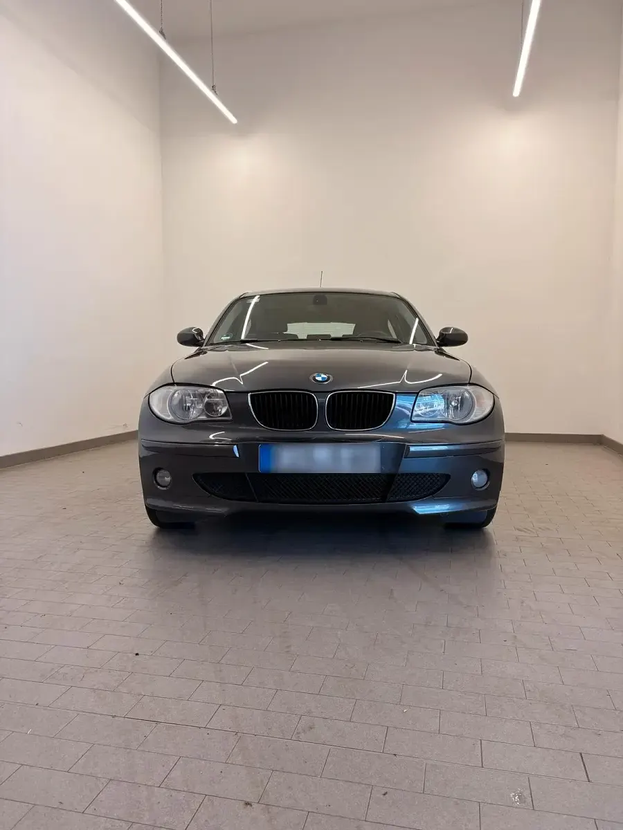 Gebraucht BMW 116 122 PS (89 kW) 2007 Grau Kleinwagen
