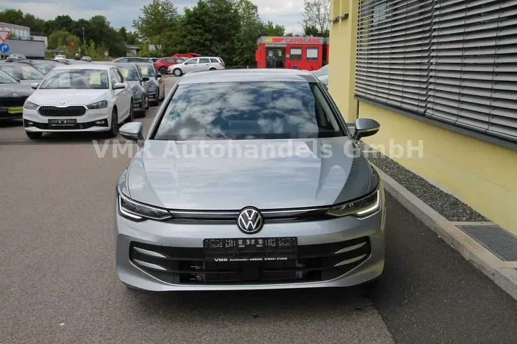 Neu VW Golf VIII 150 PS (110 kW) 2026 Silber Limousine