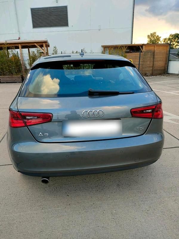 Gebraucht Audi A3 Ambiente 105 PS (77 kW) 2014 Grau Limousine