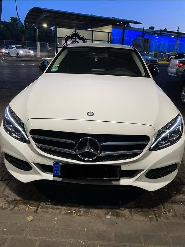 Gebraucht Mercedes C180 156 PS (114 kW) 2016 Limousine
