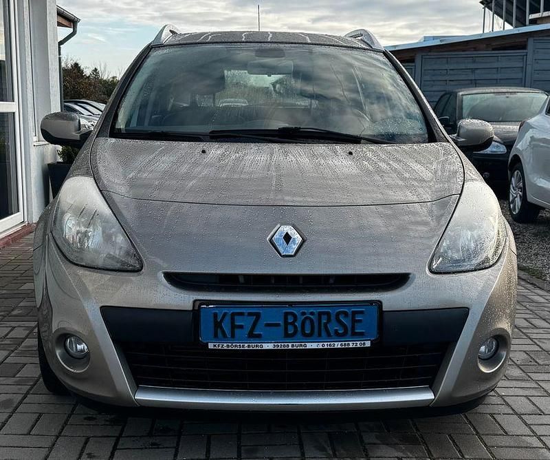 Gebraucht Renault Clio II Dynamique 101 PS (74 kW) 2011 Braun Limousine