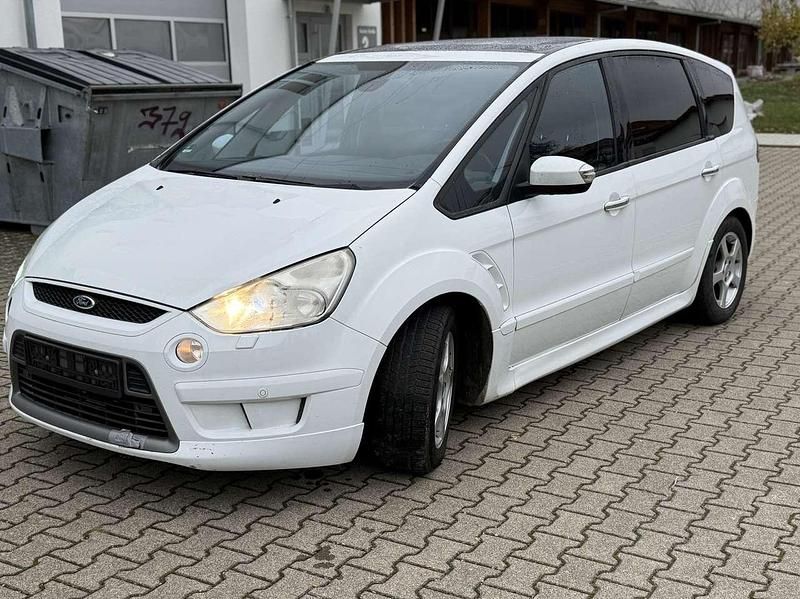 Frostweiß Gebraucht 2009 Ford S-MAX Titanium S Van / Kleinbus | 3.900 € (Fairer Preis) - Bild 1/4