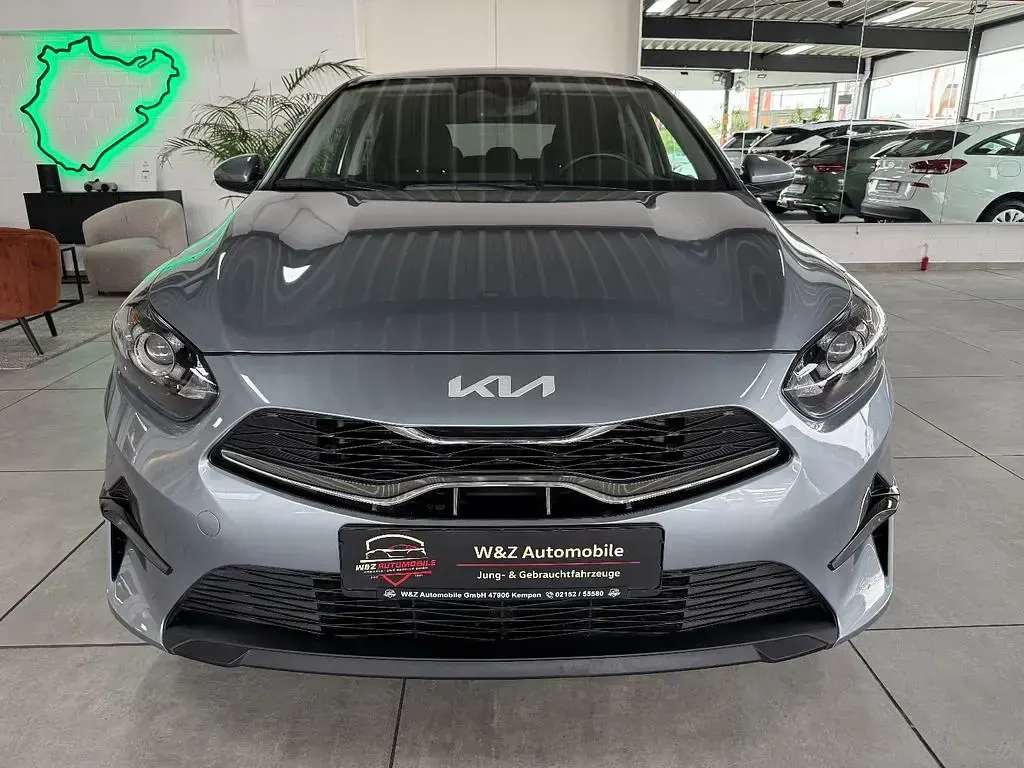 Gebraucht Kia Ceed 160 PS (117 kW) 2024 Grau Kleinwagen
