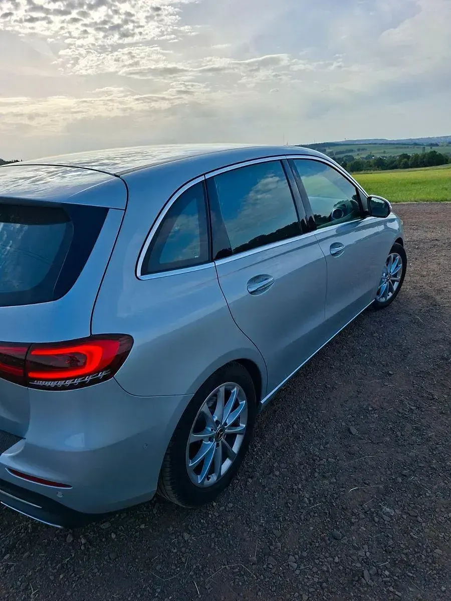Gebraucht Mercedes B220 190 PS (139 kW) 2019 Silber Kleinwagen
