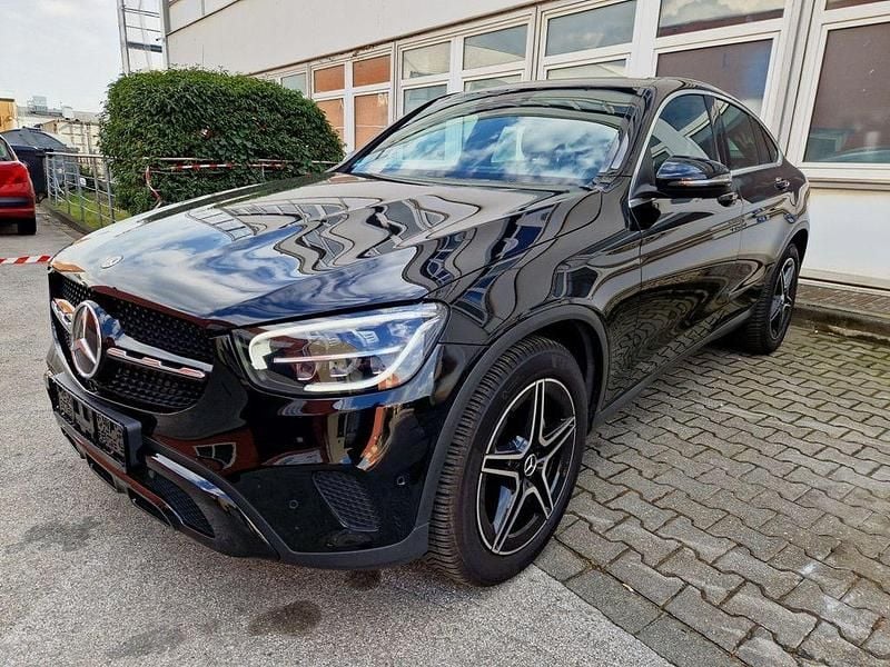 Schwarz Gebraucht 2020 Mercedes GLC200 AMG SUV | 37.900 € (Fairer Preis) - Bild 1/4