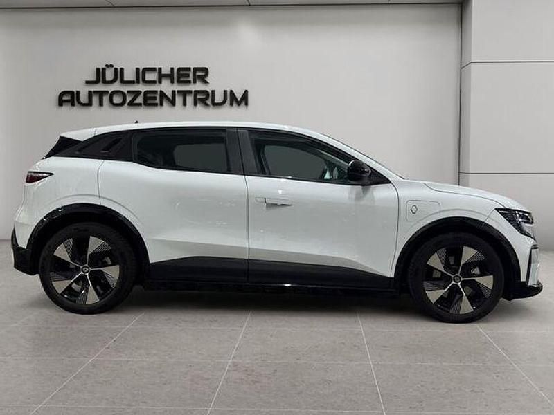 Gebraucht Renault Megane E-Tech Iconic 160 kW (218 PS) 2024 Weiß Limousine