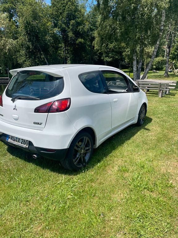 Weiß Gebraucht 2012 Mitsubishi Colt Limousine | 3.100 € (Guter Preis) - Bild 1/4