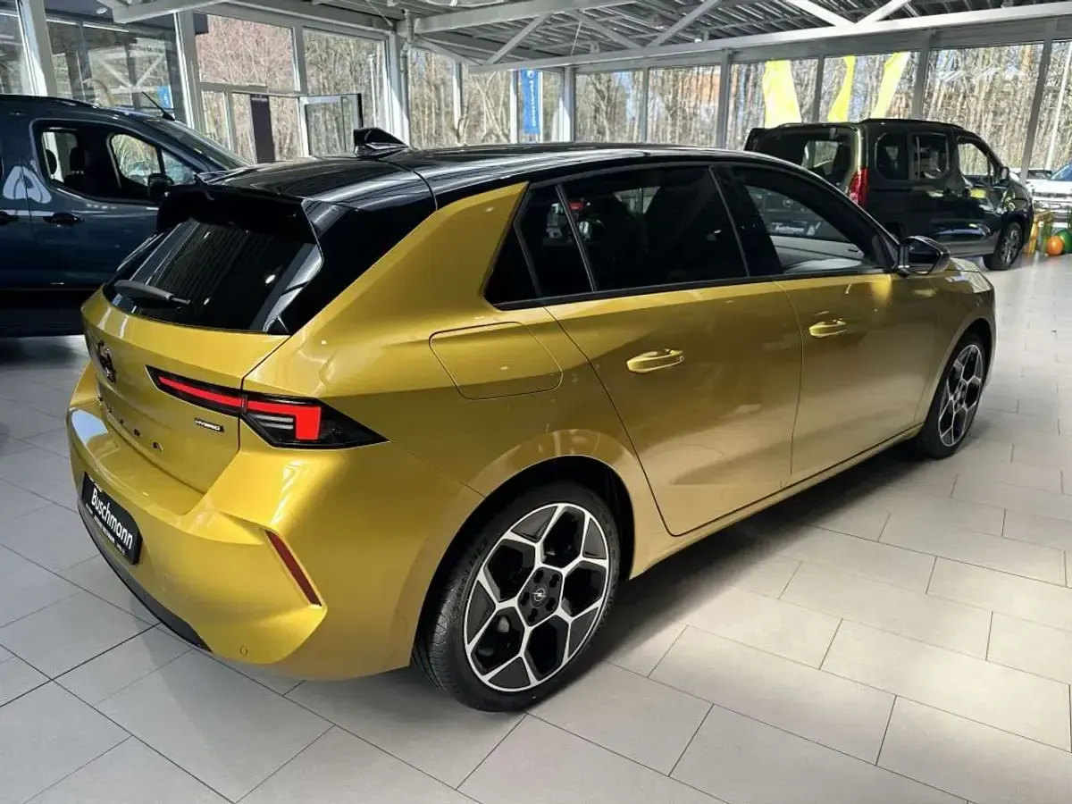 Neu Opel Astra Ultimate 136 PS (100 kW) 2026 Kult gelb metallic Limousine
