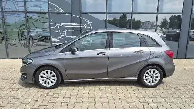 Gebraucht Mercedes B180 109 PS (80 kW) 2017 Grau Kleinwagen