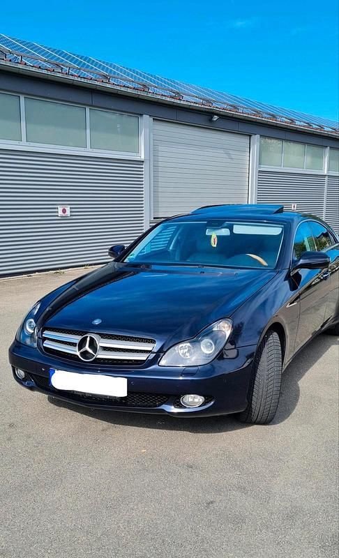 Blau Gebraucht 2009 Mercedes CLS320 Limousine | 7.350 € (Guter Preis) - Bild 1/4