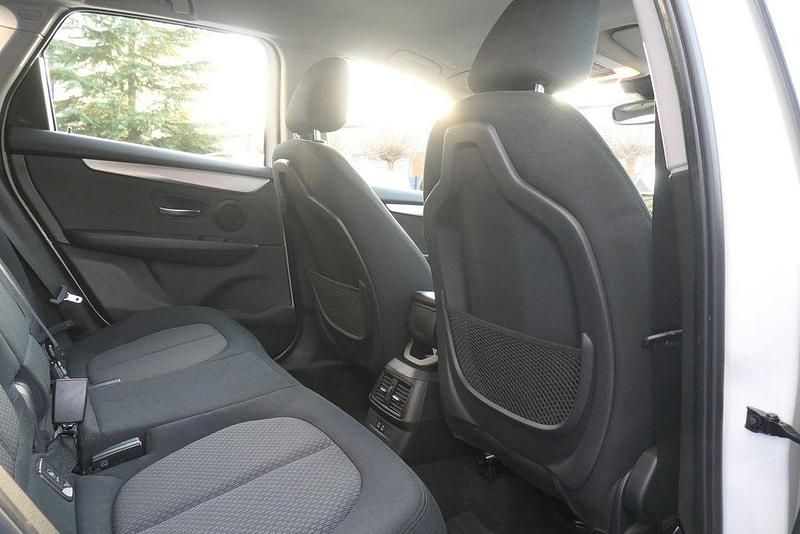 Gebraucht BMW 218 Active Tourer Comfort Edition 140 PS (102 kW) 2019 Weiß Van / Kleinbus