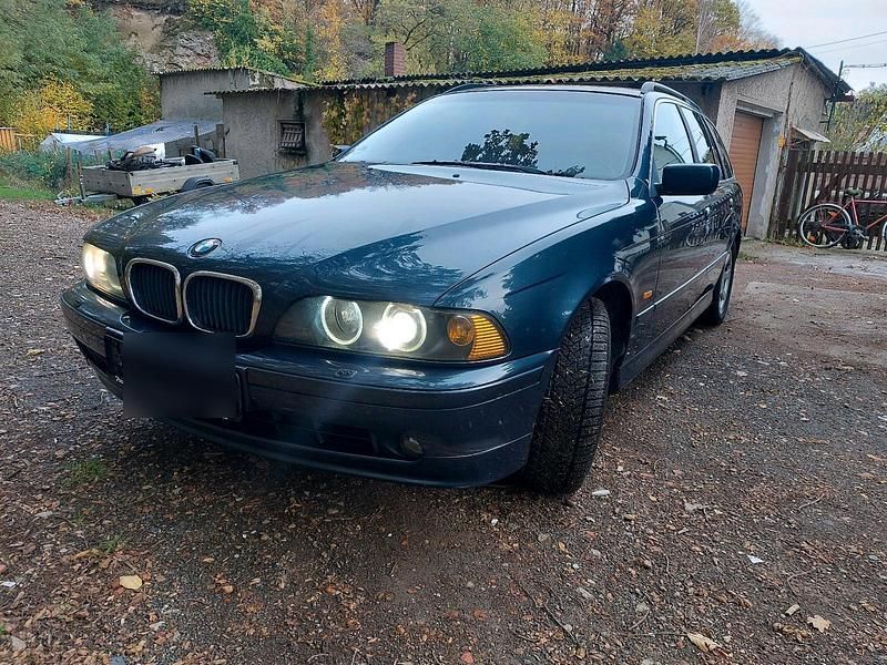 Blau Gebraucht 2001 BMW 525 Kombi | 2.999 € (Fairer Preis) - Bild 1/4