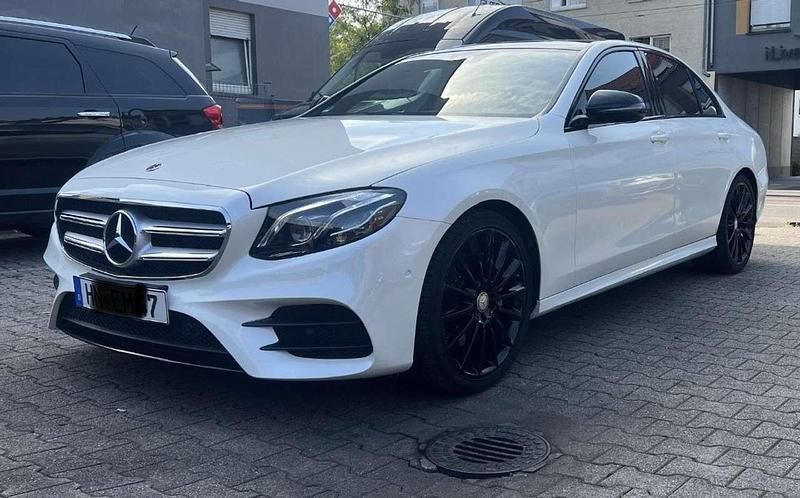 Gebraucht Mercedes E220 194 PS (142 kW) 2016 Weiß Limousine