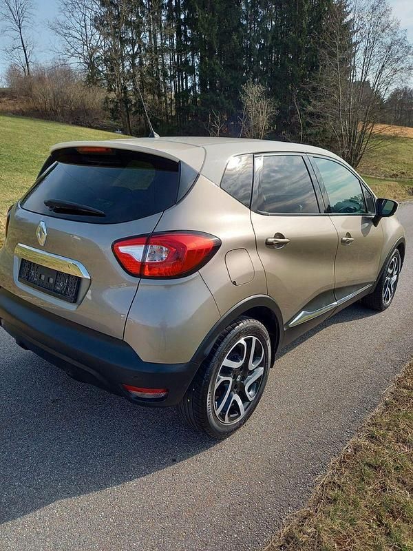 Gebraucht Renault Captur Intens 90 PS (66 kW) 2015 Beige SUV