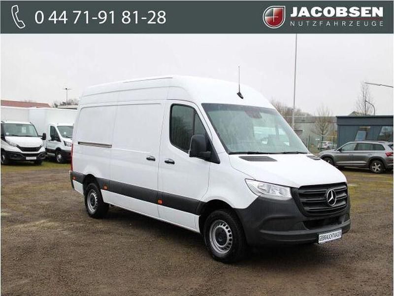 Weiss Gebraucht 2022 Mercedes Sprinter Van | 33.308 € (Fairer Preis) - Bild 1/3