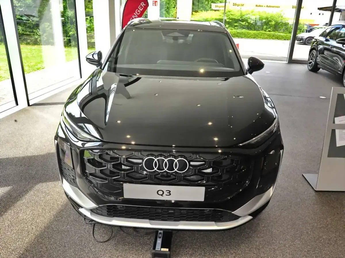Neu Audi Q3 Sport 150 PS (110 kW) 2026 Schwarz SUV
