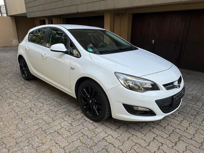 Second-hand Opel Astra 120 CP (88 kW) 2015 Alb Berlinǎ